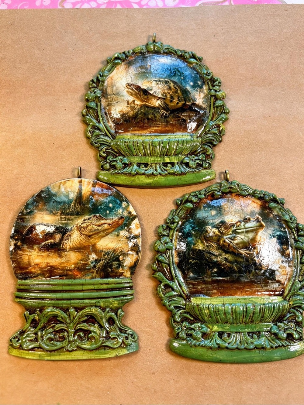 Whispering Bayou, animals - Turtle, Alligator, Frog - Green Ornaments